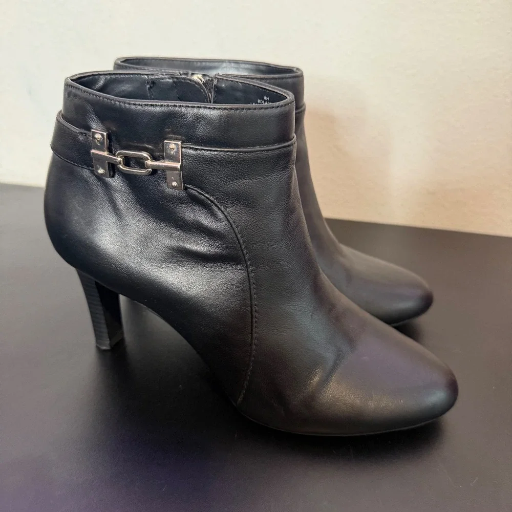 Bandolino Black Leather Ankle Boots Bit Detail Side Zip Heel Womens 8M‎